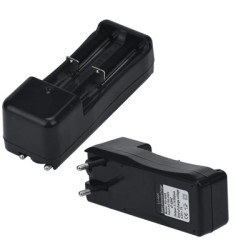 Universal Dual Battery Charger For 18650 / AA / AAA / 17650 / 16340 / 14500 / 10500 Universal Dual Battery Charger For 18650 / AA / AAA / 17650 / 16340 / 14500 / 10500