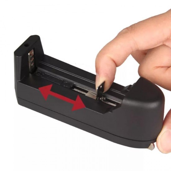 Universal Single Battery Charger For 18650 / AA / AAA / 17650 / 16340 / 14500 / 10500 Li-ion Battery Universal Single Battery Charger For 18650 / AA / AAA / 17650 / 16340 / 14500 / 10500 Li-ion Battery